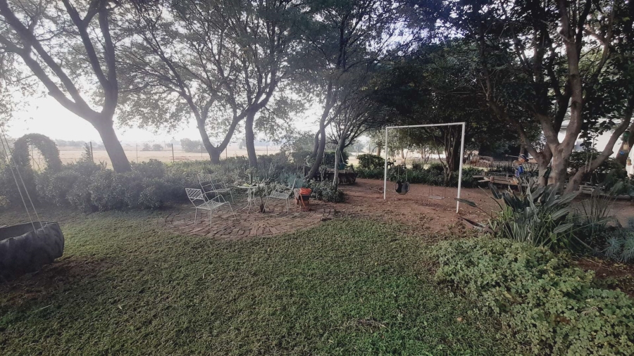 6 Bedroom Property for Sale in Kameeldrift-Wes North West